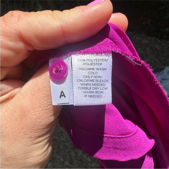 LOFT Fuchsia Pink Button Down Blouse Women’s Medium | Collared Short Sleeve Top - Picture 9 of 9